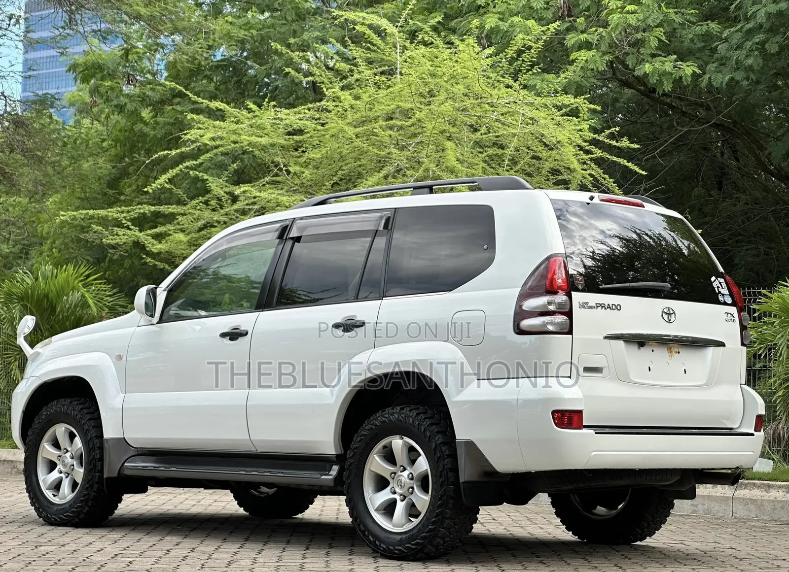 Toyota Land Cruiser Prado 2006 White