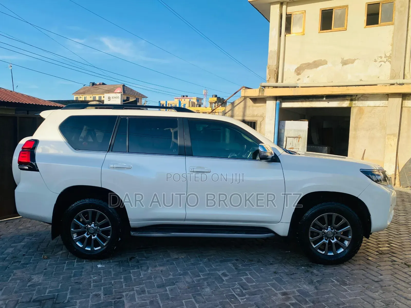 Toyota Land Cruiser Prado 2022 White