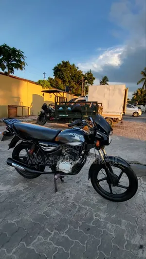 New Bajaj Boxer 125 2025 Black