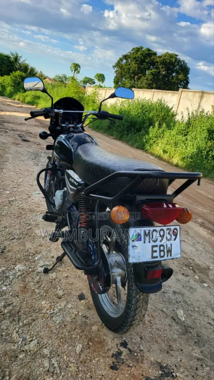 New Bajaj Boxer 125 2025 Black