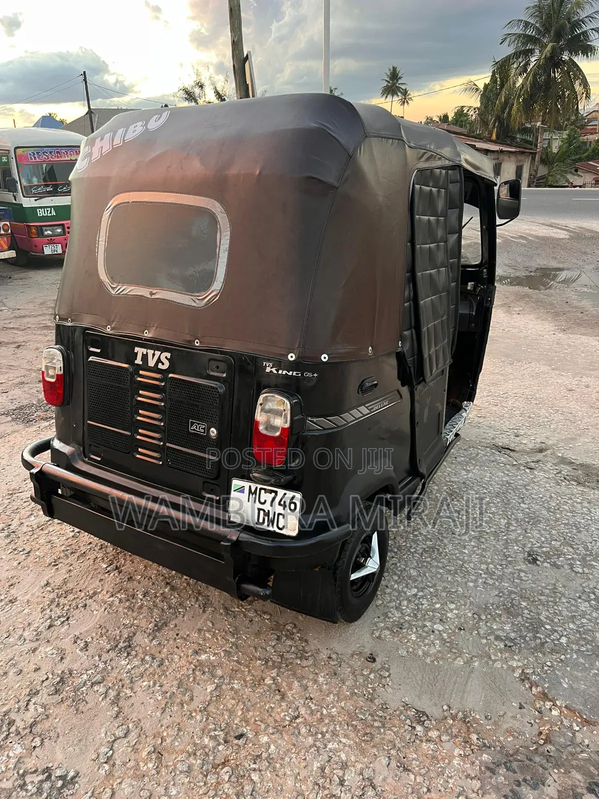 New Bajaj Avenger 200 2025 Black