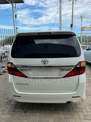Toyota Alphard 2.4 Petrol FWD 2012 White