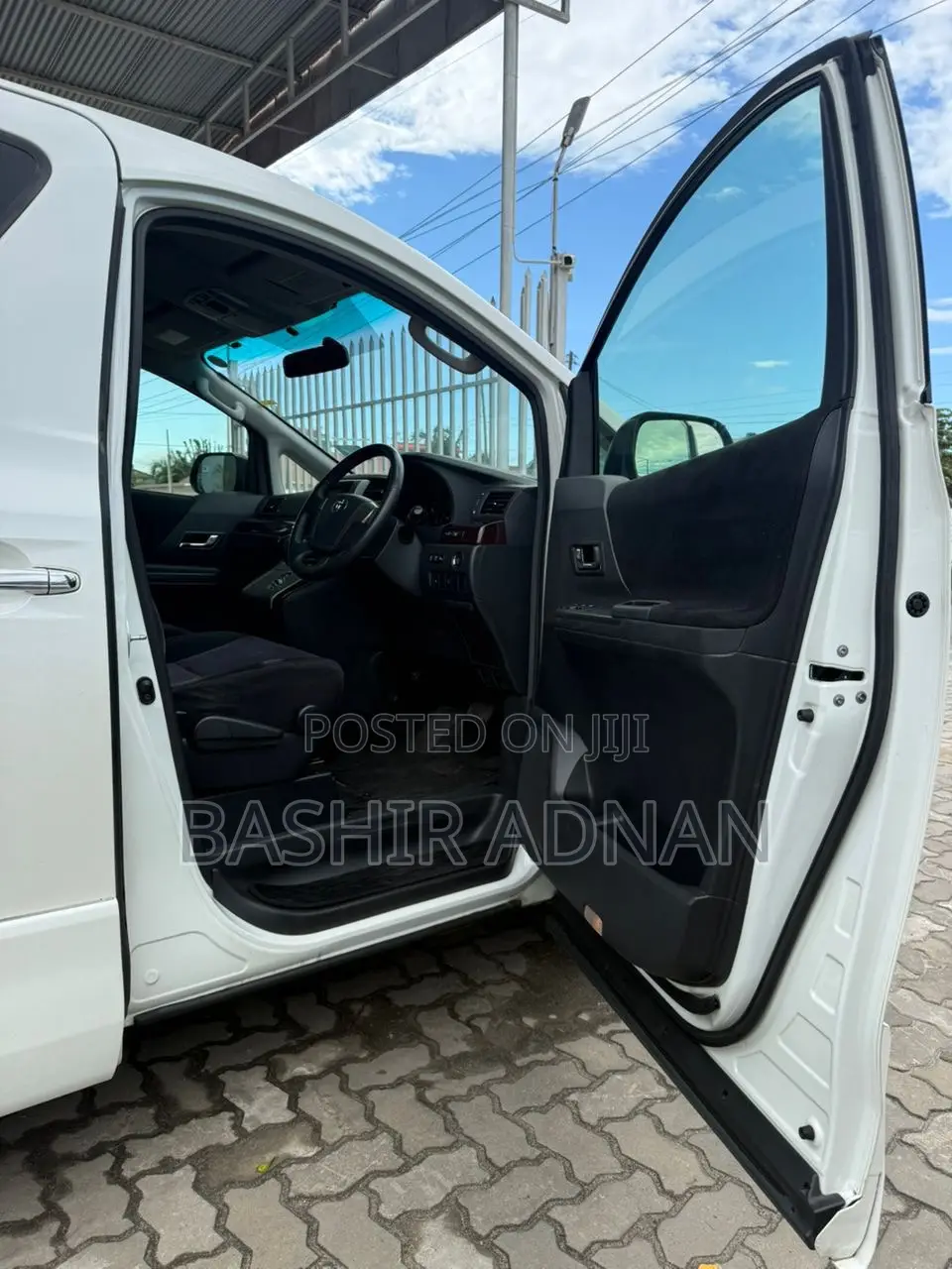 Toyota Alphard 2.4 Petrol FWD 2012 White