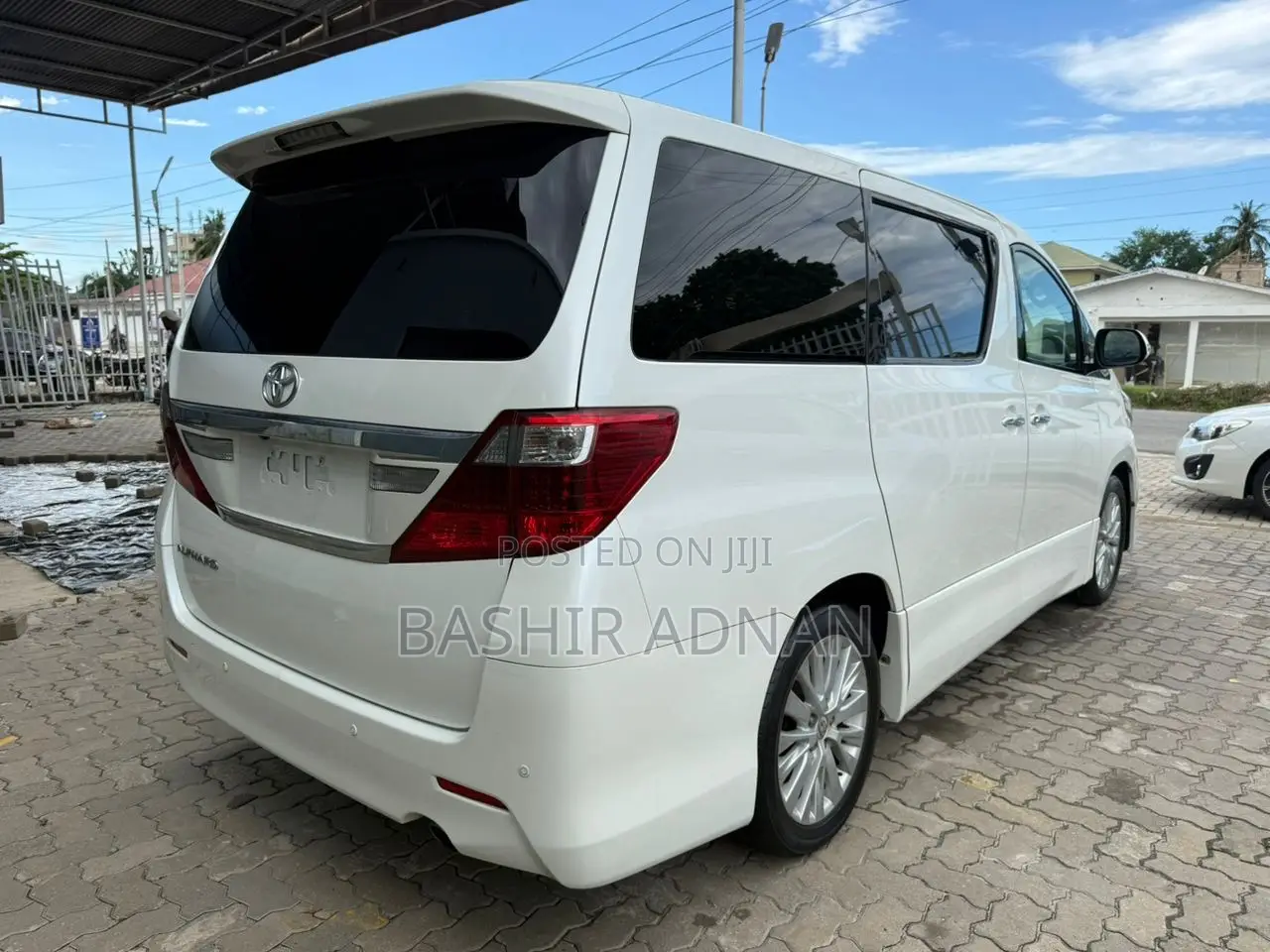 Toyota Alphard 2.4 Petrol FWD 2012 White