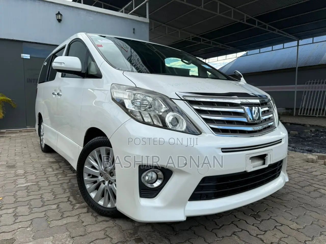 Toyota Alphard 2.4 Petrol FWD 2012 White