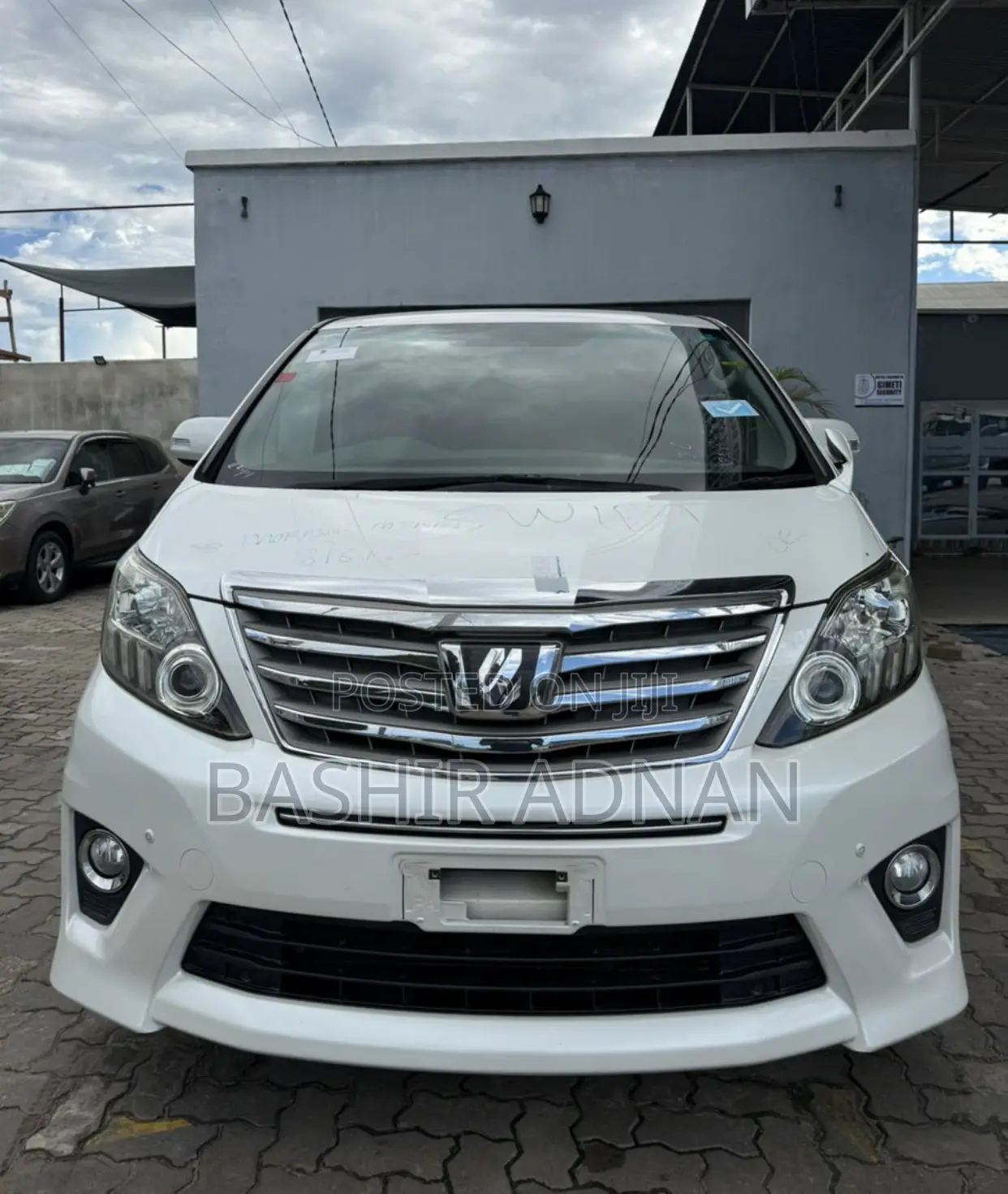 Toyota Alphard 2.4 Petrol FWD 2012 White