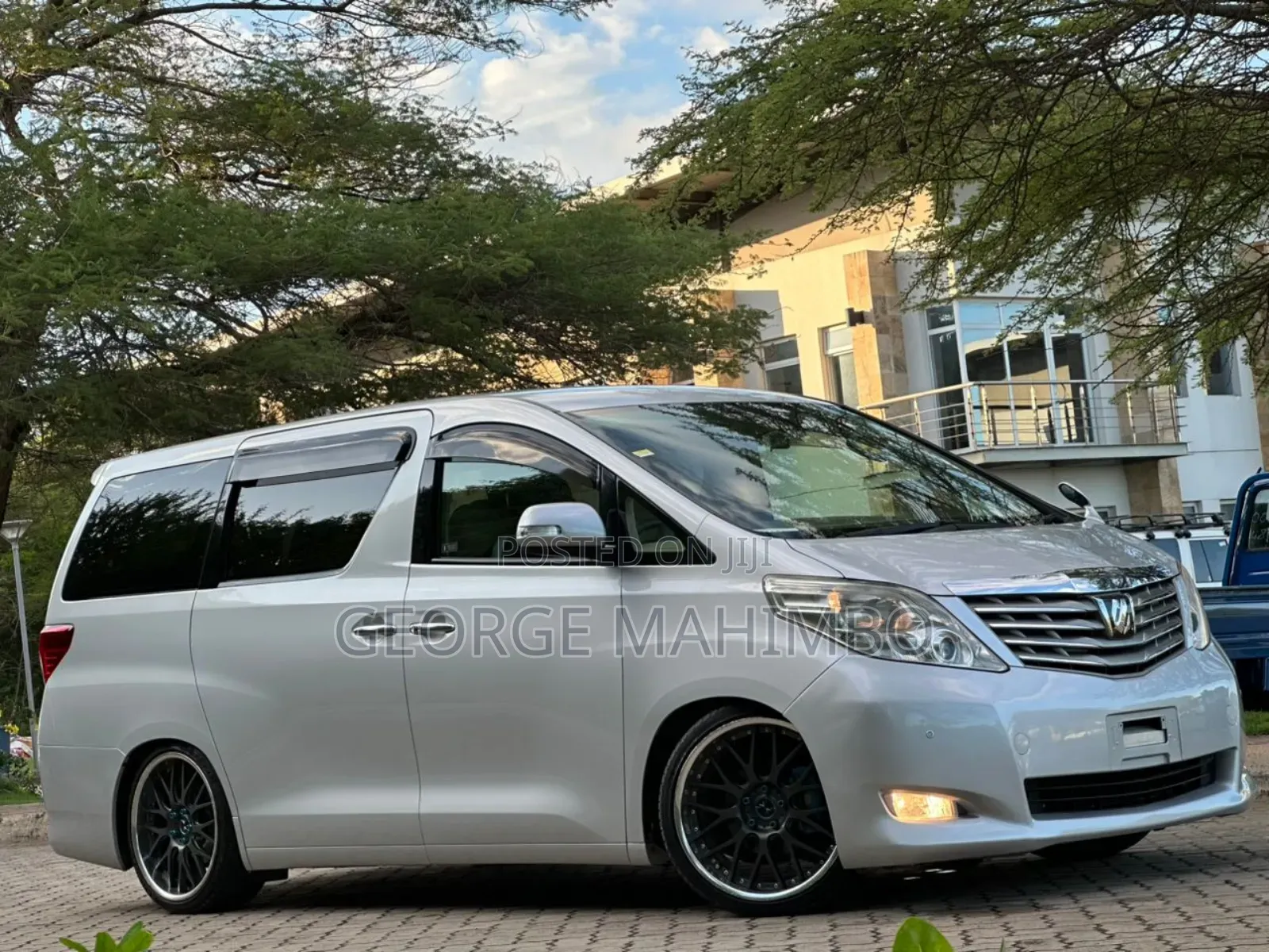 Toyota Alphard 2010 Silver