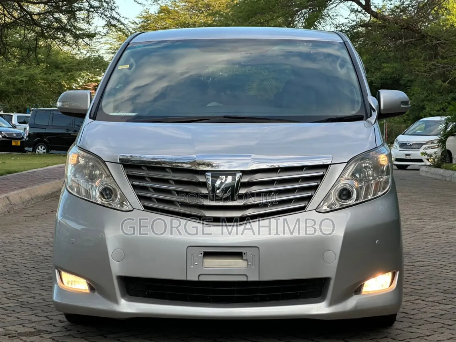 Toyota Alphard 2010 Silver