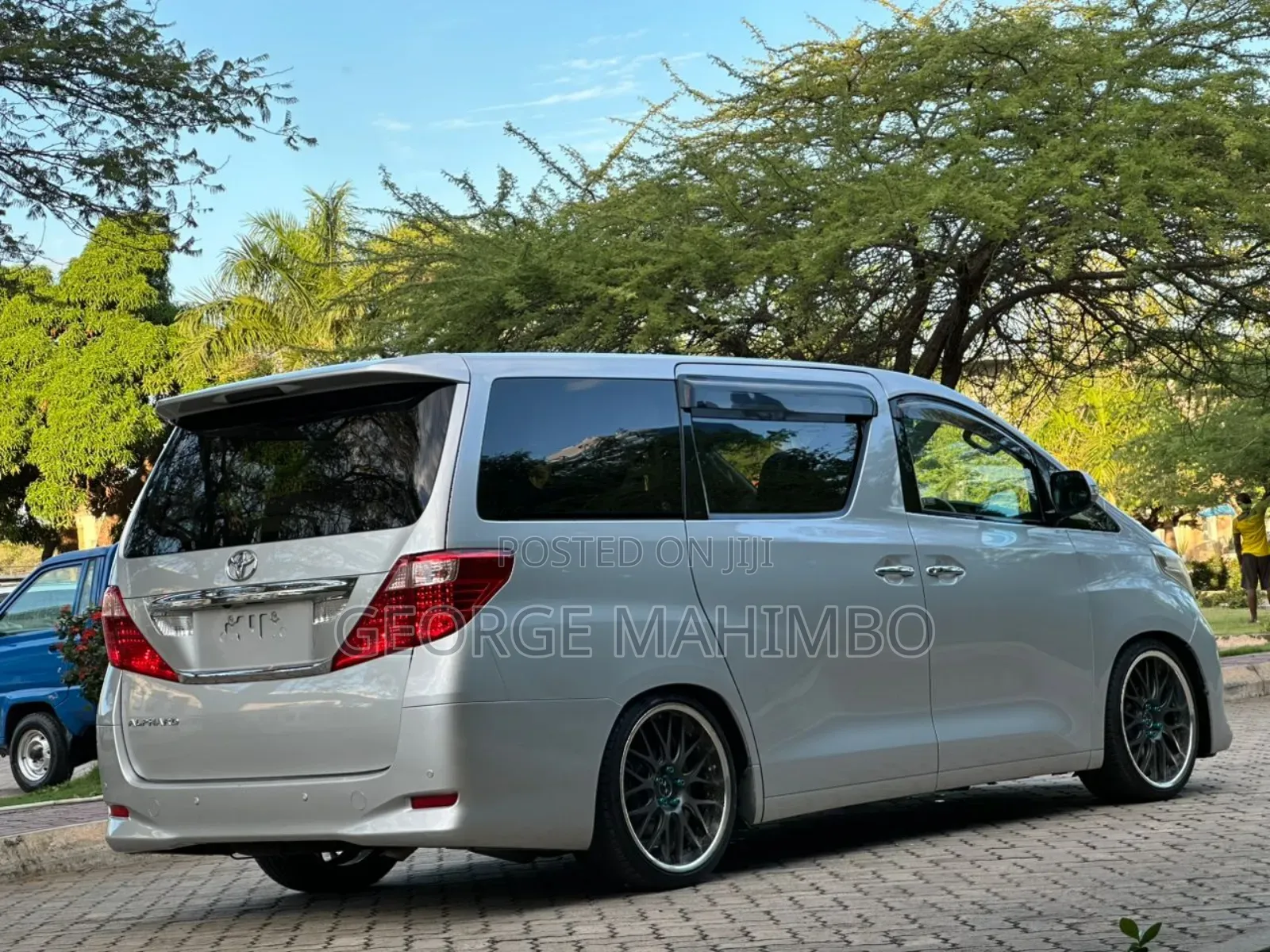 Toyota Alphard 2010 Silver