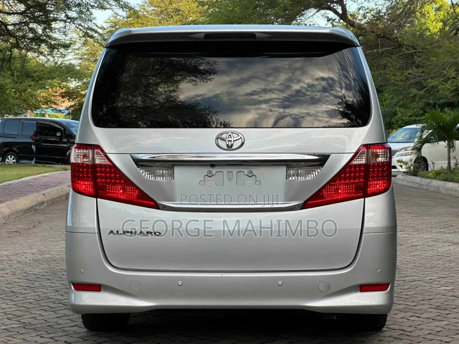 Toyota Alphard 2010 Silver