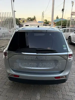 Mitsubishi Outlander 2012 Silver