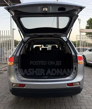 Mitsubishi Outlander 2012 Silver
