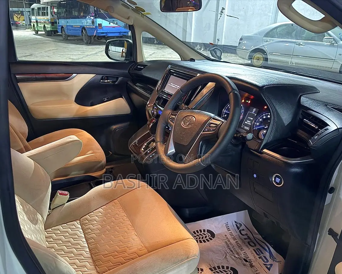 Toyota Alphard 2.5 Petrol FWD 2016 Pearl