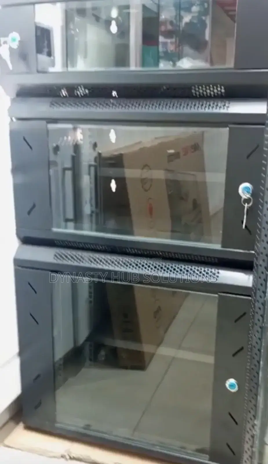 12u Cabinet