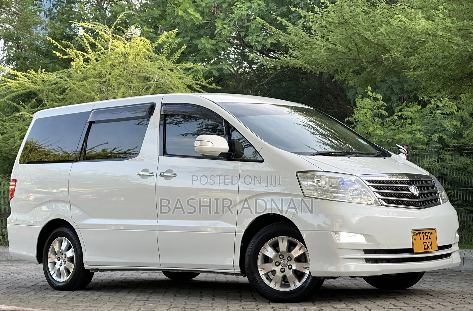 Toyota Alphard 2006 White