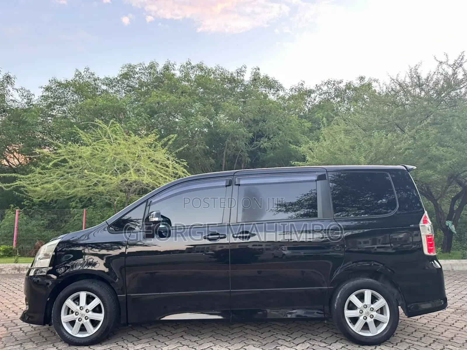 Toyota Noah 2007 Black