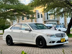 Mercedes-Benz C200 2009 White