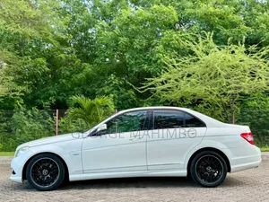 Mercedes-Benz C200 2009 White