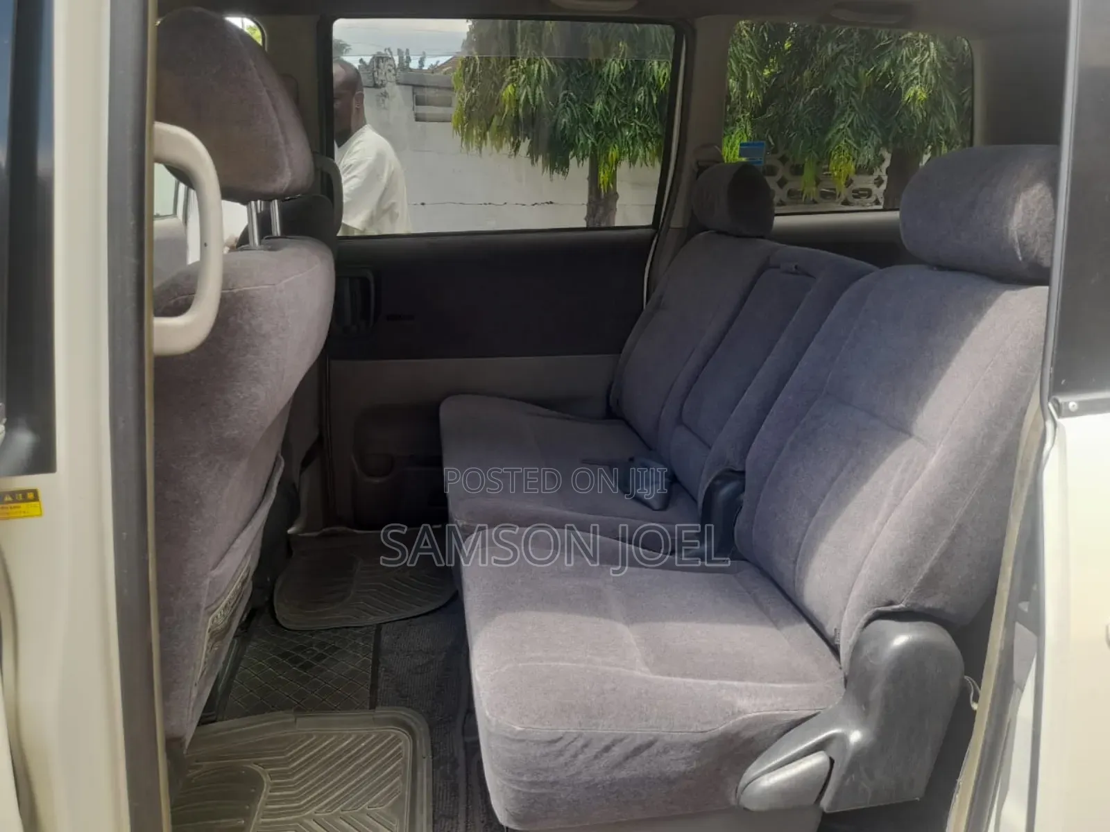 Toyota Voxy 2005 White
