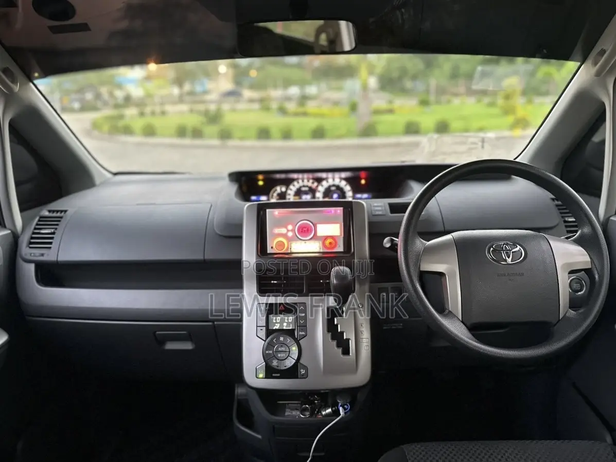 Toyota Noah 2007 Black