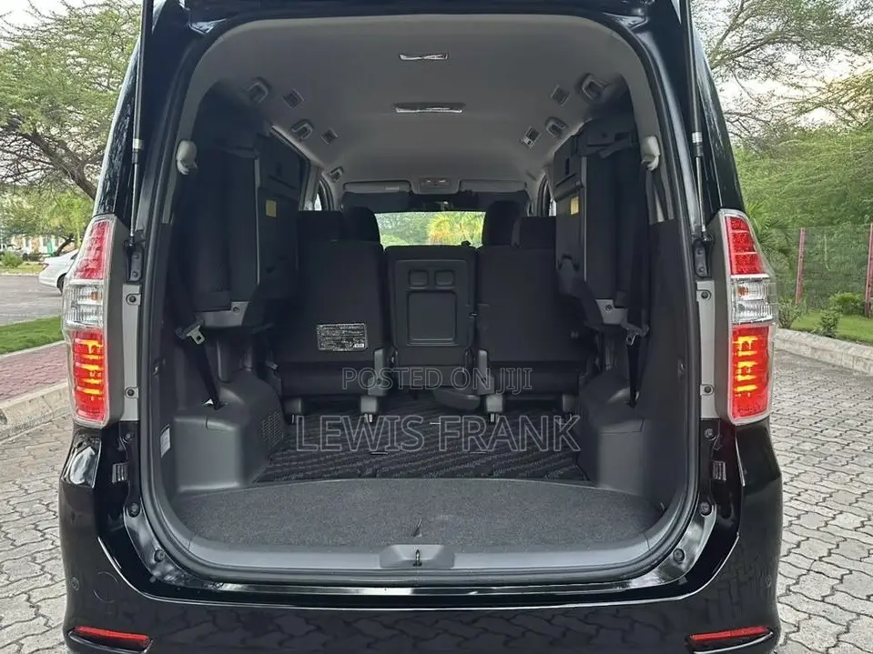 Toyota Noah 2007 Black