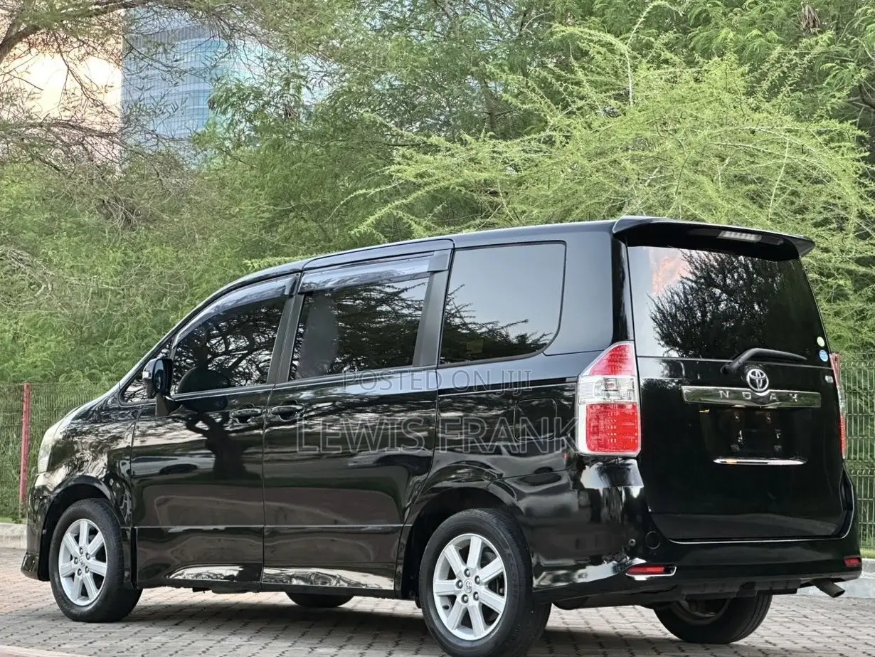 Toyota Noah 2007 Black