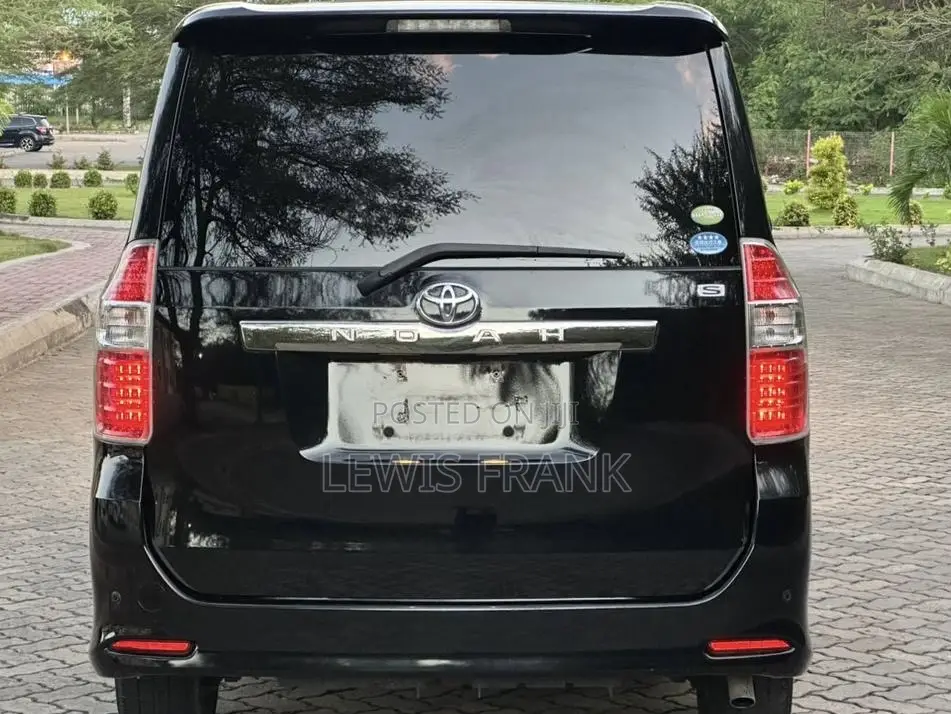Toyota Noah 2007 Black
