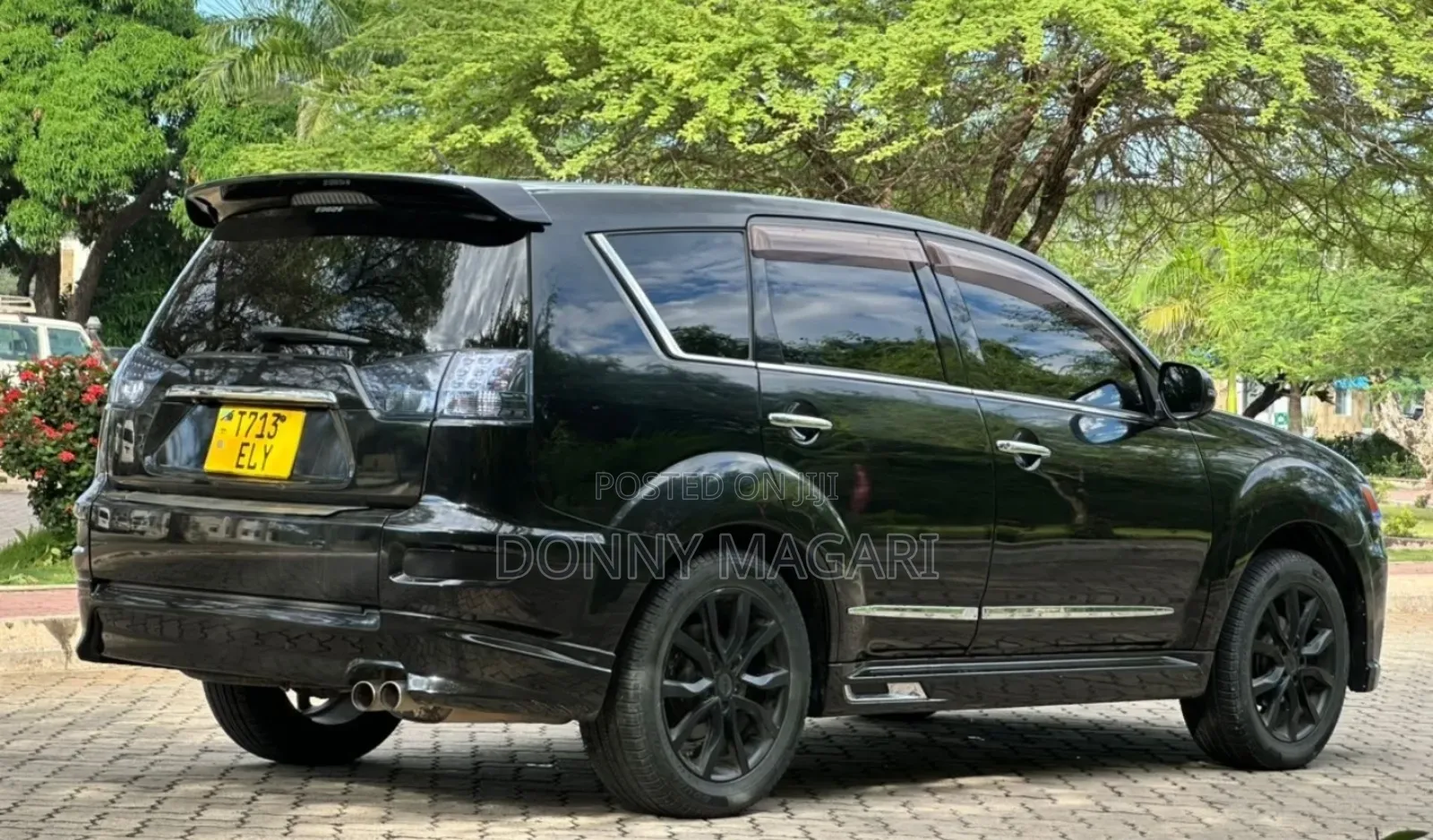 Mitsubishi Outlander 2011 Black