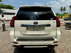 Toyota Land Cruiser Prado 2019 White