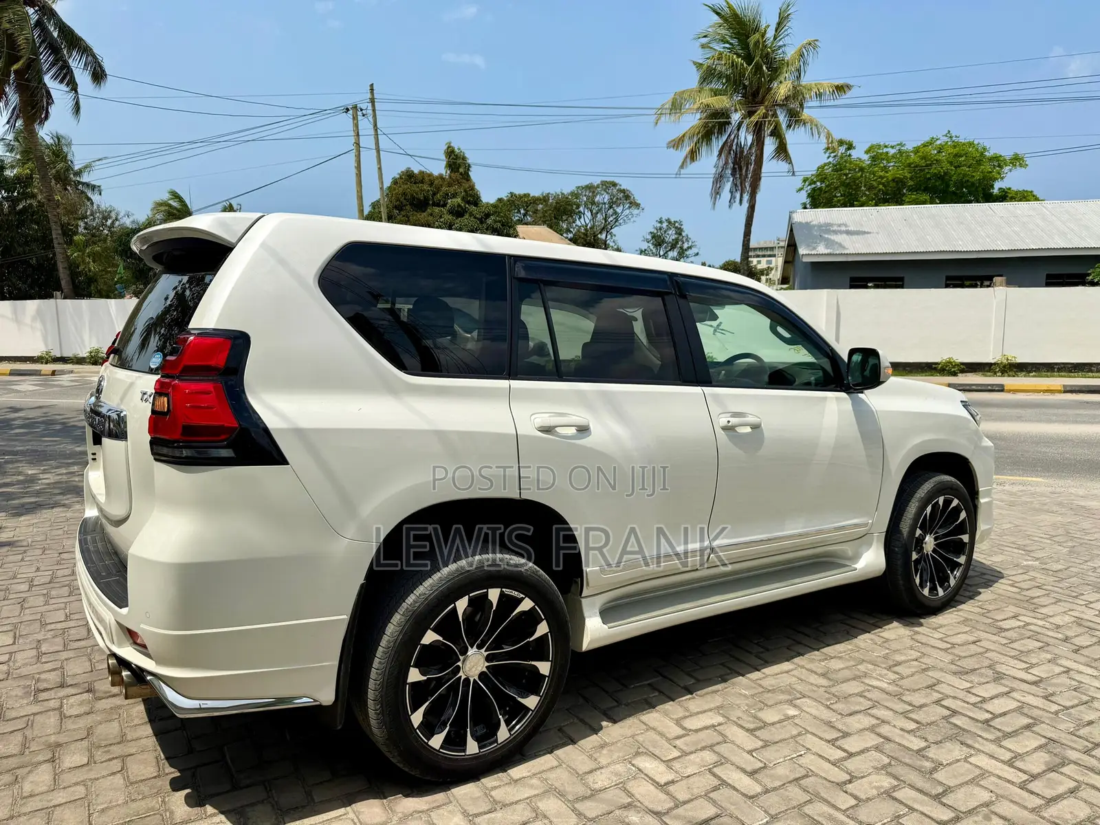 Toyota Land Cruiser Prado 2019 White