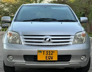 Toyota IST 2006 Silver