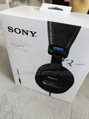 Sony MDR-7506 Closed-Back Over-Ear Studio Headphones