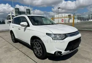 Mitsubishi Outlander 2015 White