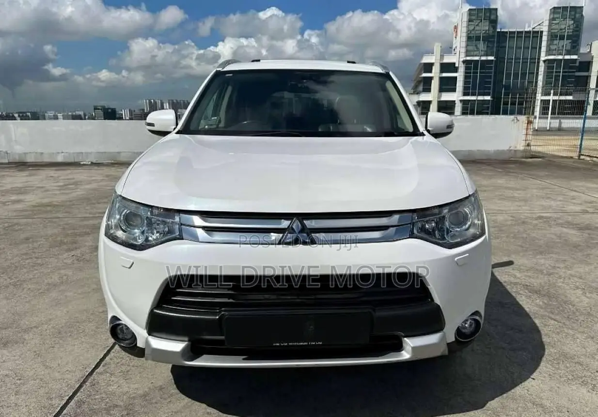 Mitsubishi Outlander 2015 White