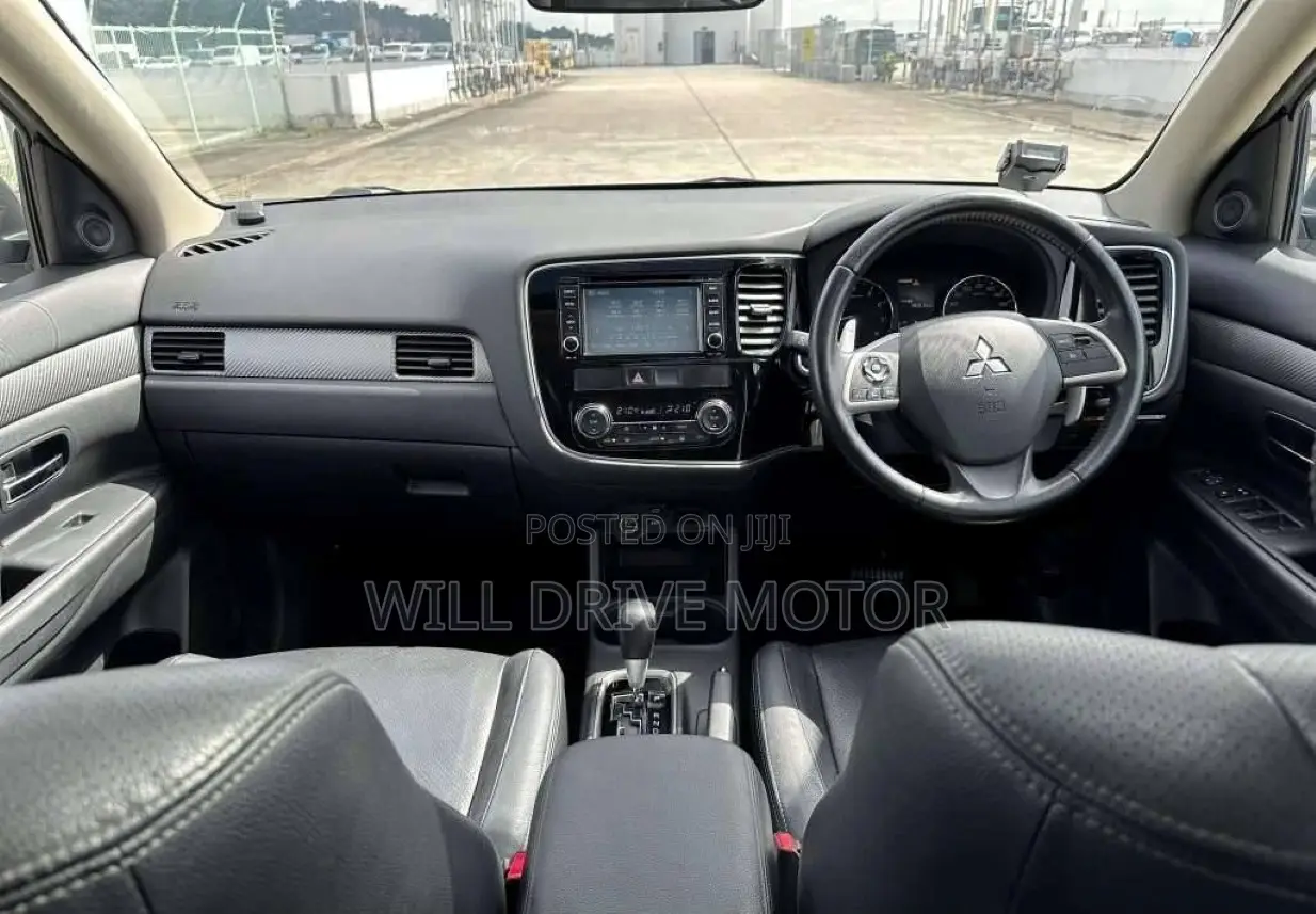 Mitsubishi Outlander 2015 White