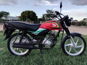 New Honda CB 2025 Black