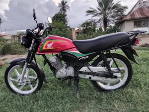 New Honda CB 2025 Black