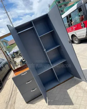 Kabat La Milango Miwili Lip Na Dressing