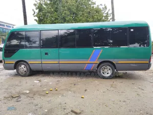 Toyota Coaster 2000 Green