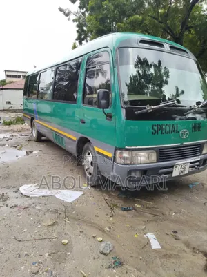 Toyota Coaster 2000 Green