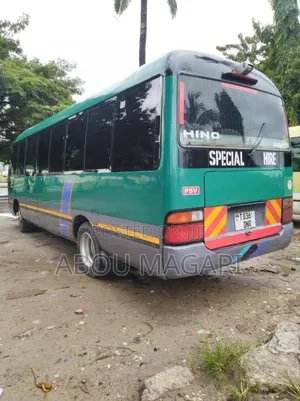 Toyota Coaster 2000 Green