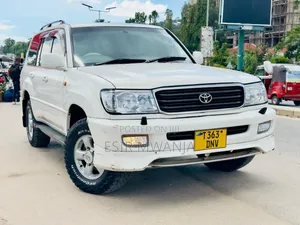 Toyota Land Cruiser 2000 White