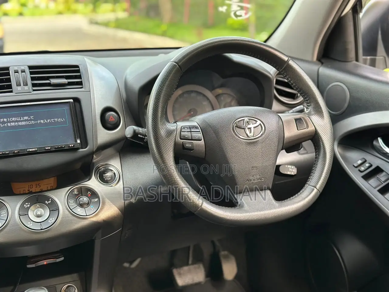 Toyota Vanguard 2011 White