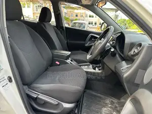Toyota Vanguard 2011 White