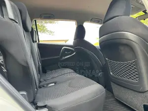 Toyota Vanguard 2011 White