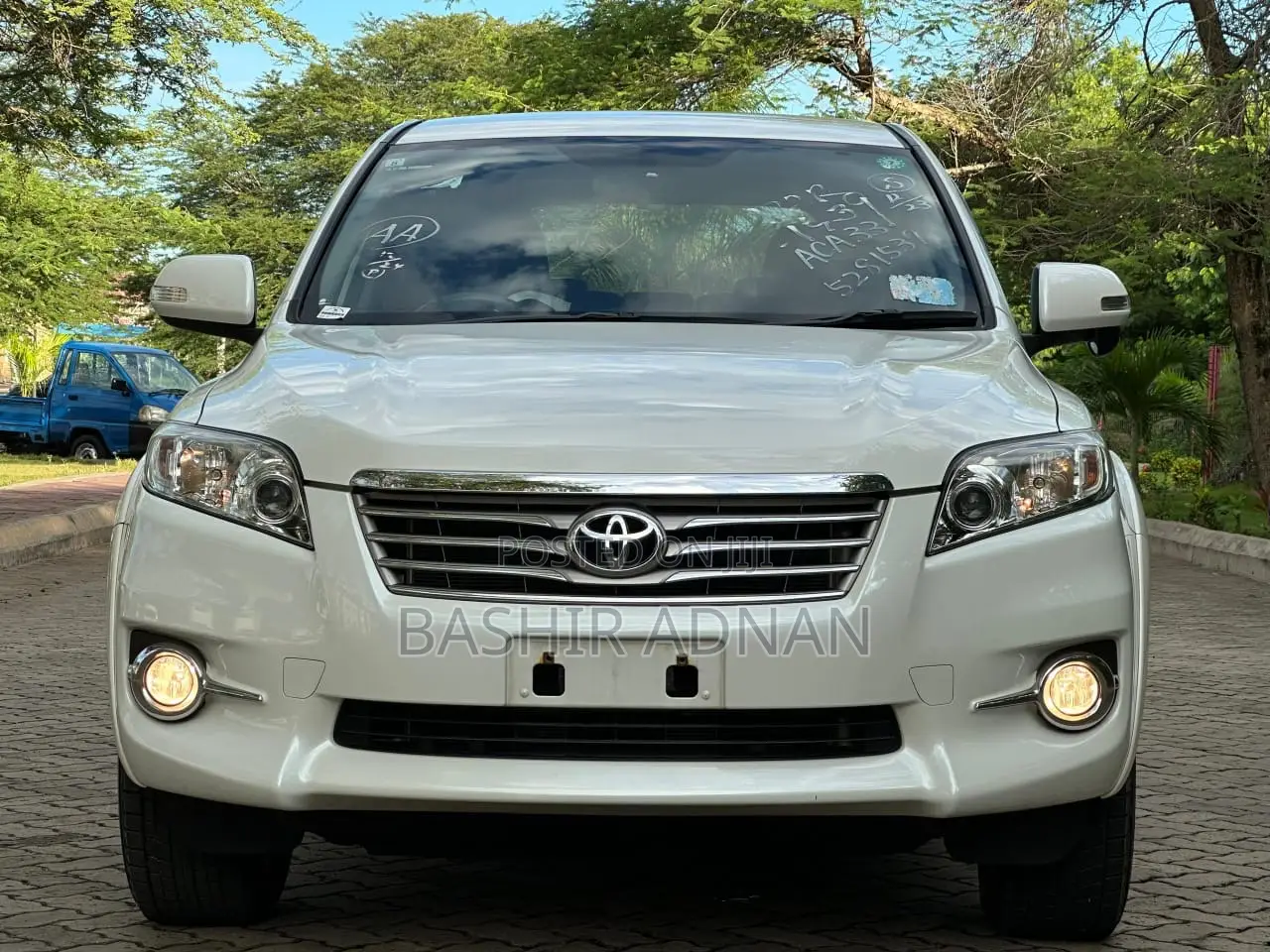 Toyota Vanguard 2011 White