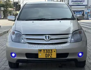 Toyota IST 2003 Beige