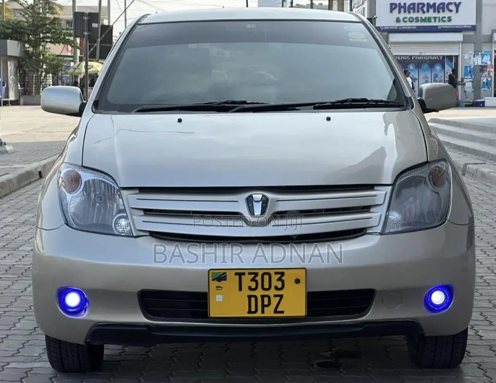 Toyota IST 2003 Beige