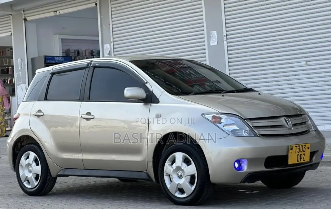 Toyota IST 2003 Beige