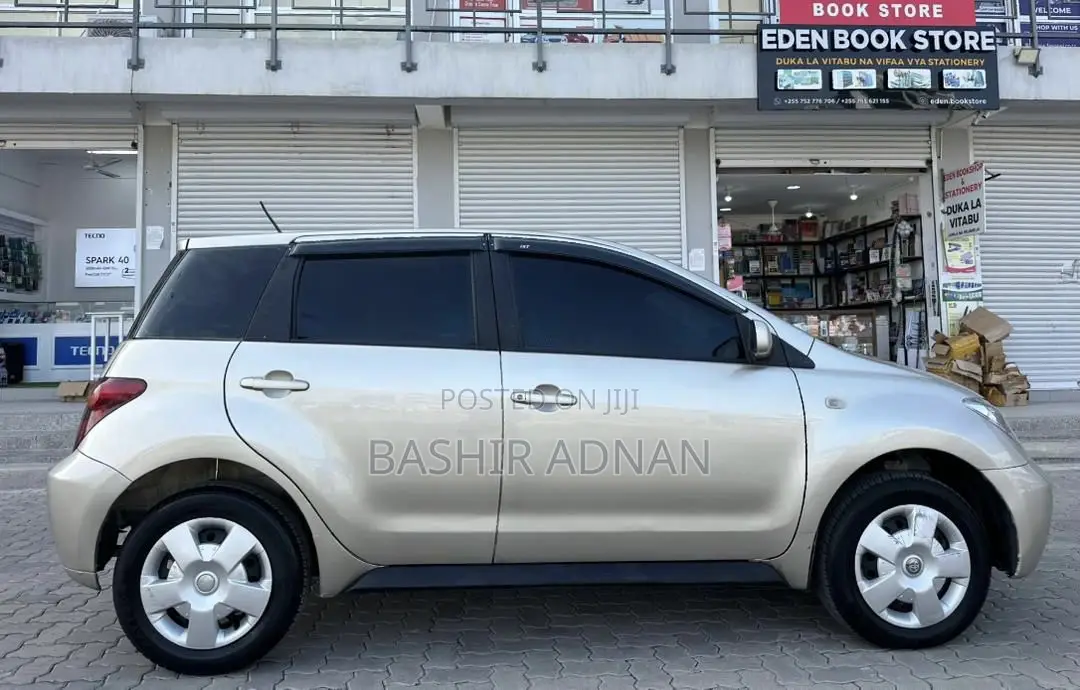 Toyota IST 2003 Beige